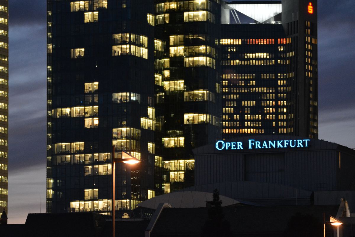 Oper Frankfurt bei Nacht